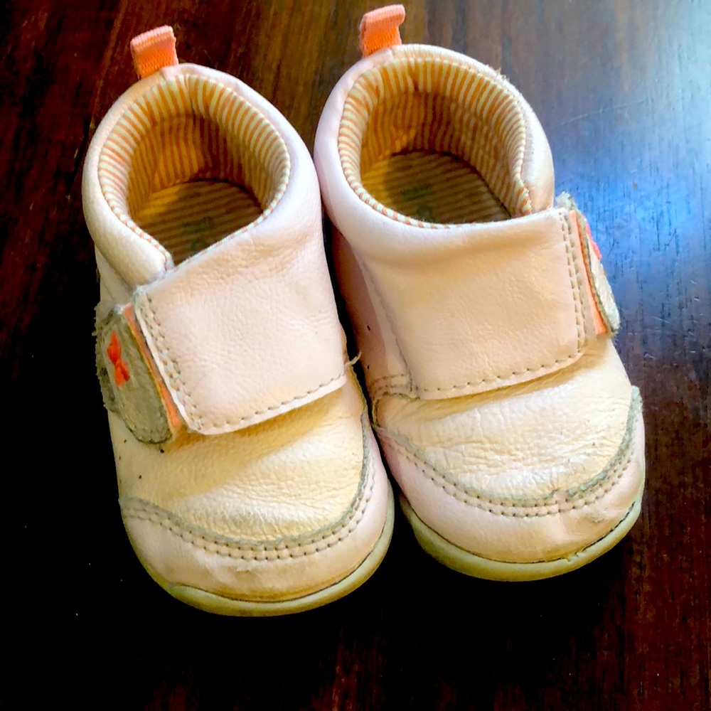 Carter’s Velcro walking shoes